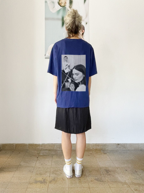 טי שרט מודפסת כחולה #004