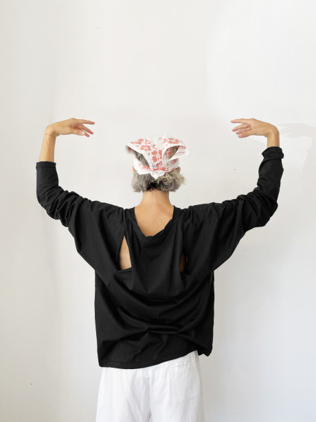 Black Scapula Slits T Shirt 