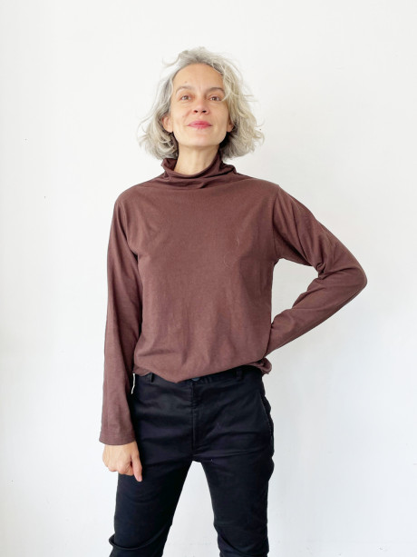 [משוכפל] Turtle Neck Brown Top