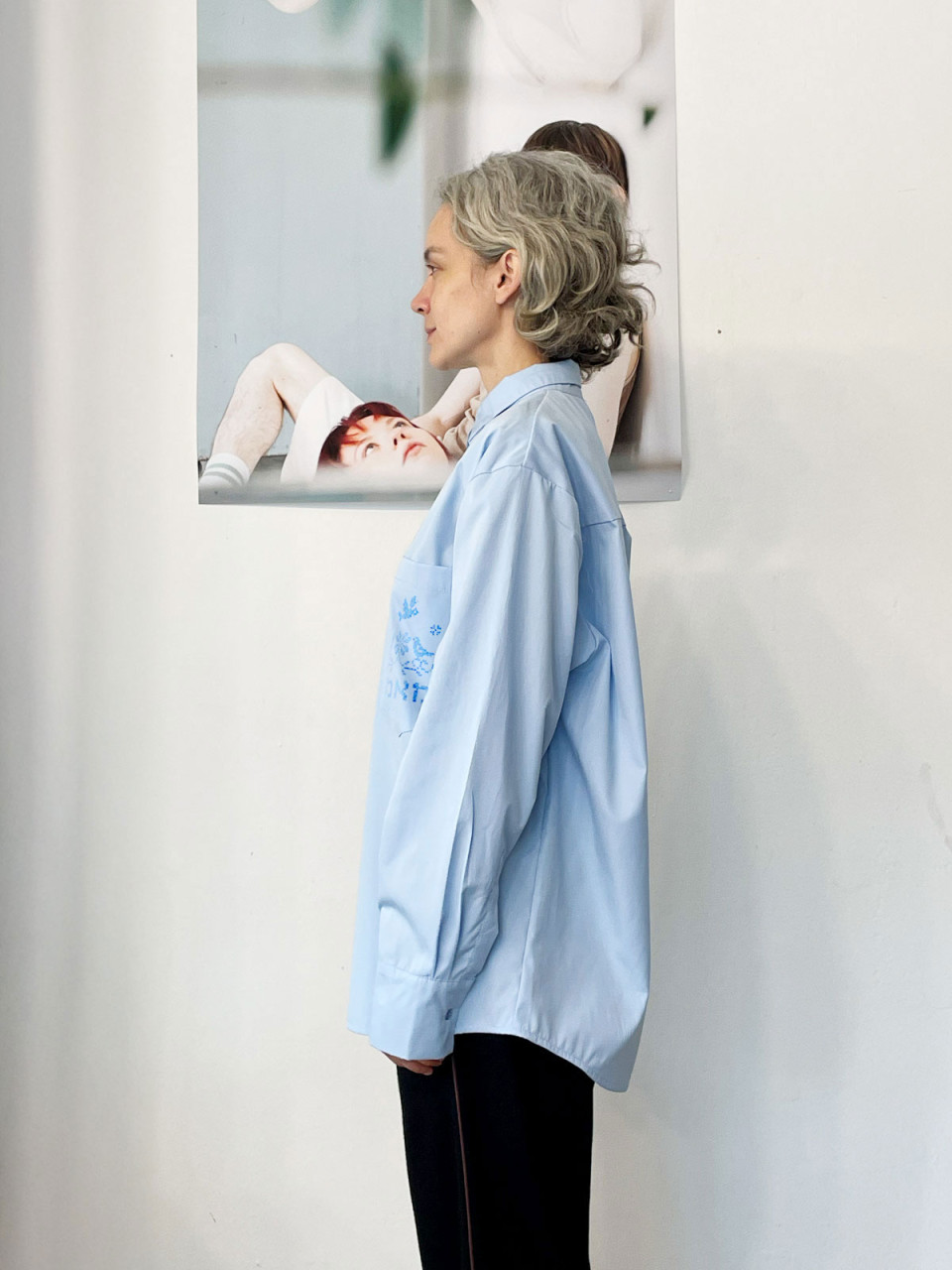 חולצת ״מאמא״ מכופתרת בצבע תכלת