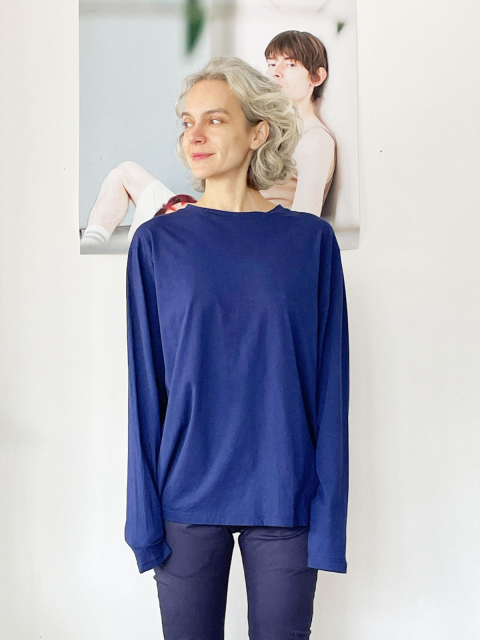 טי מטוס בצבע כחול