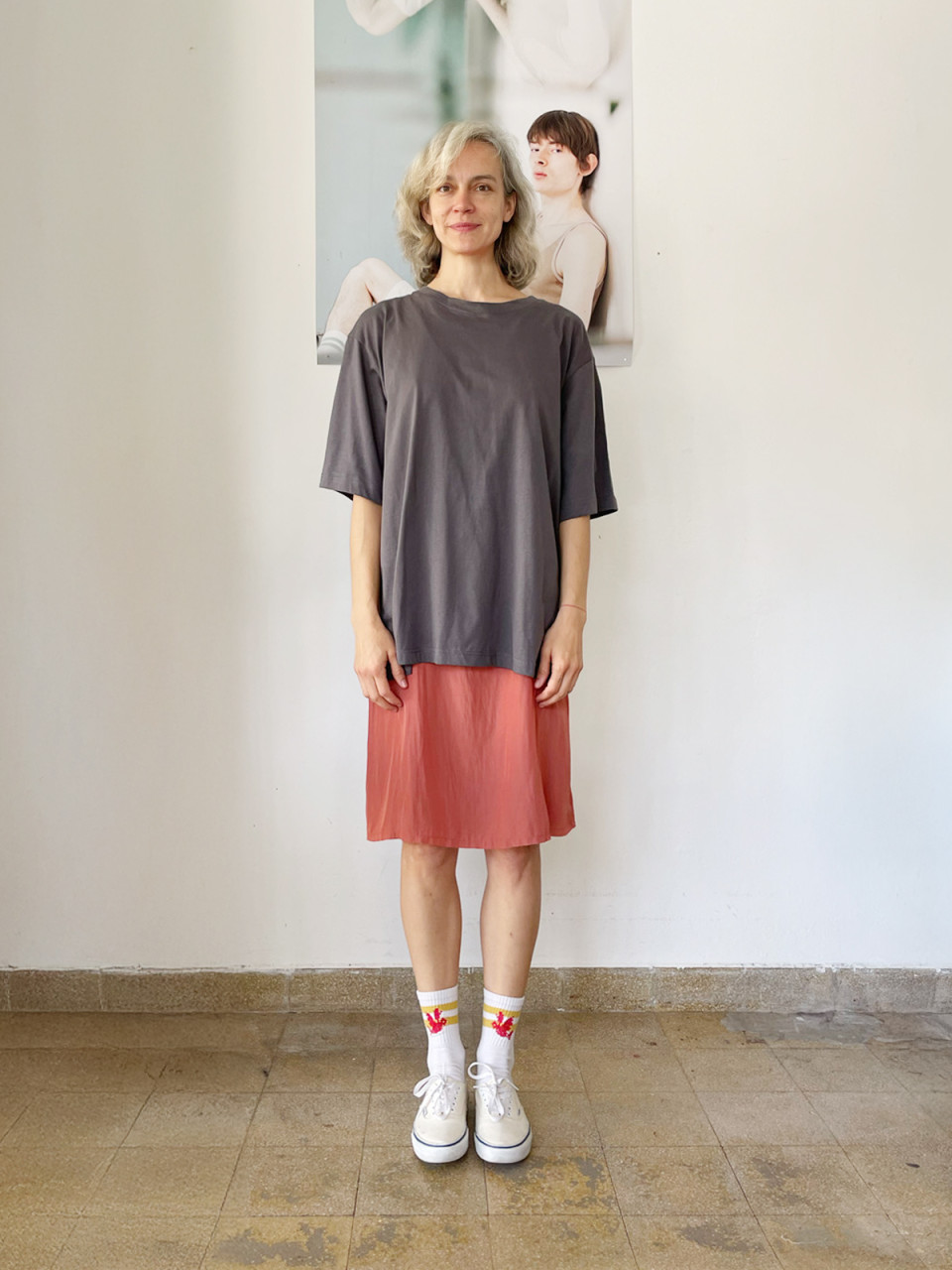 טי שרט מודפסת אפורה #003