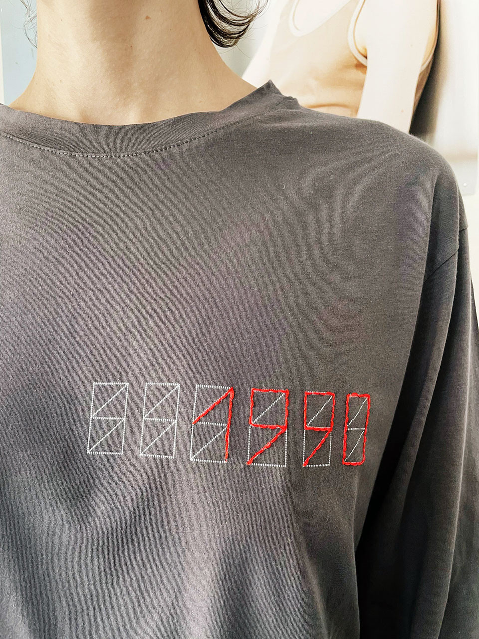 1990 טי שרט אפורה